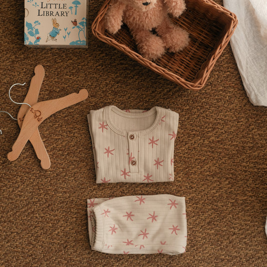 2-Piece Pajamas in Rose Starlings