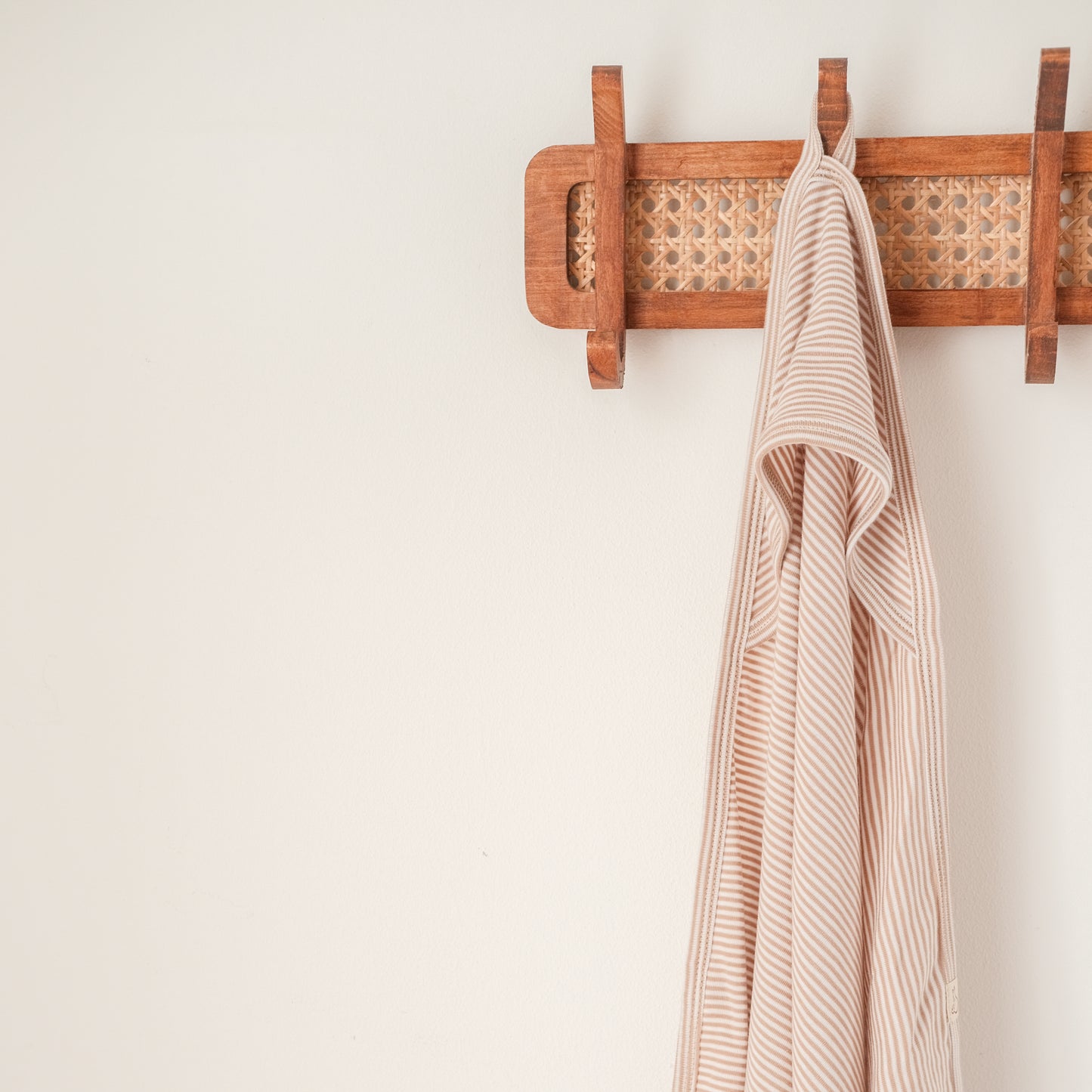 Hooded Blankie in Alabaster Bloom