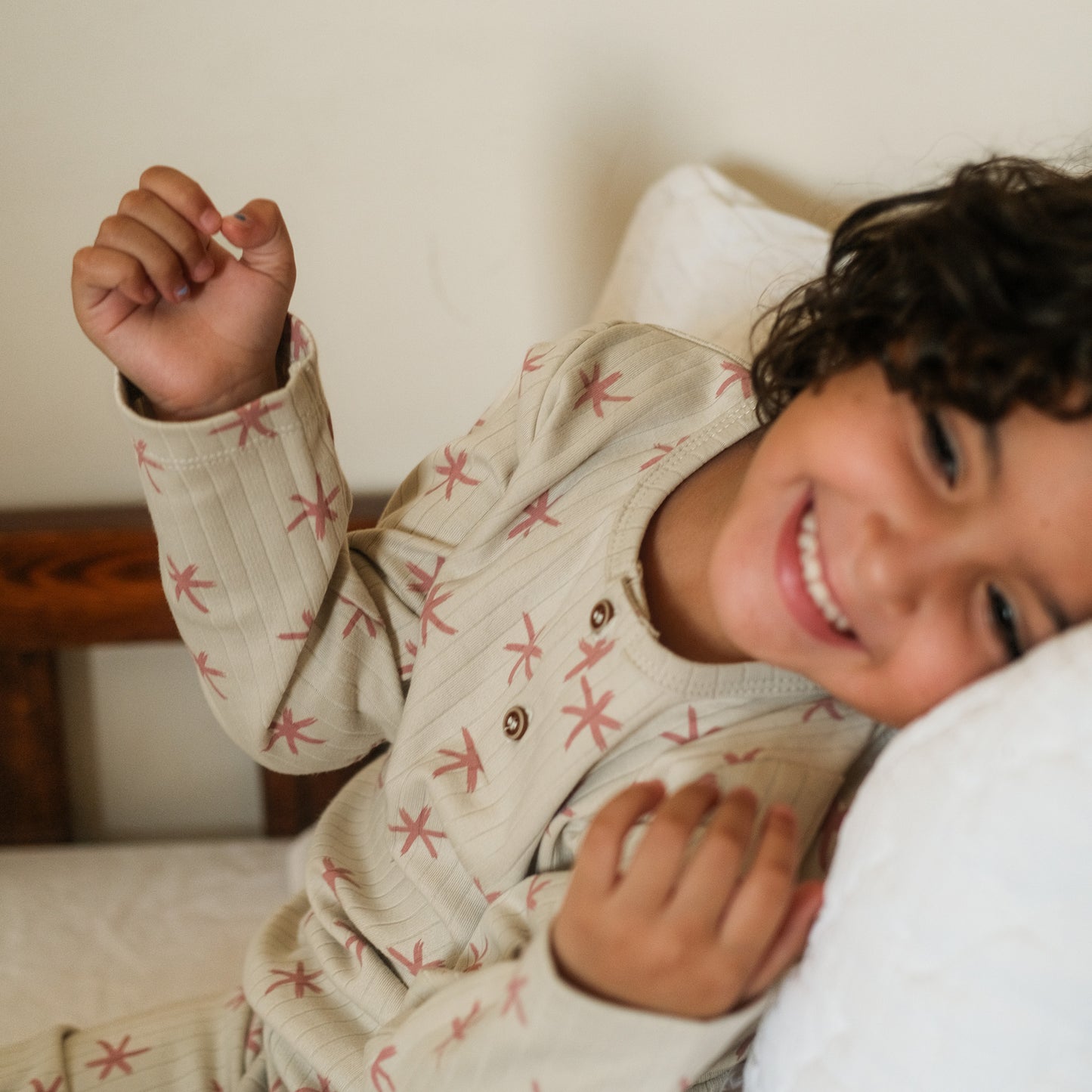 2-Piece Pajamas in Rose Starlings