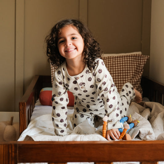 2-Piece Pajamas in Plum Drops