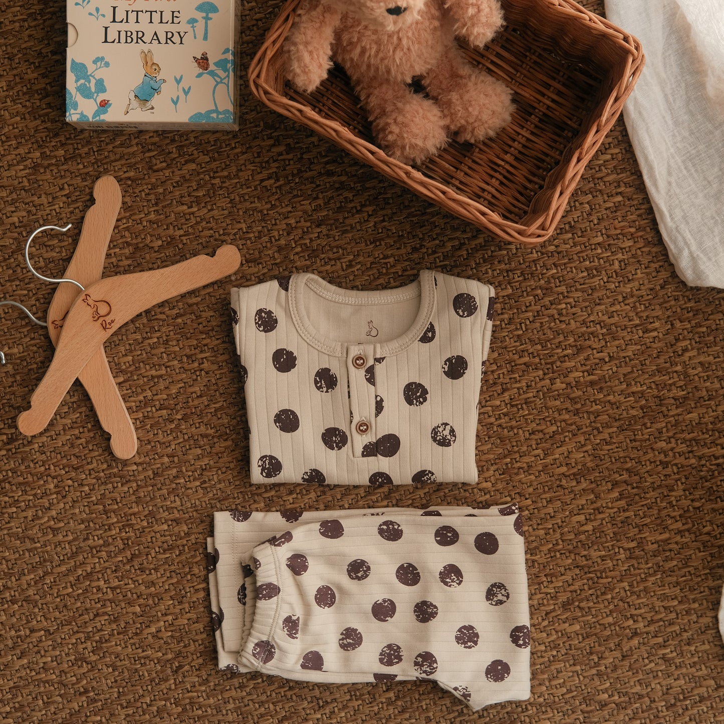 2-Piece Pajamas in Plum Drops